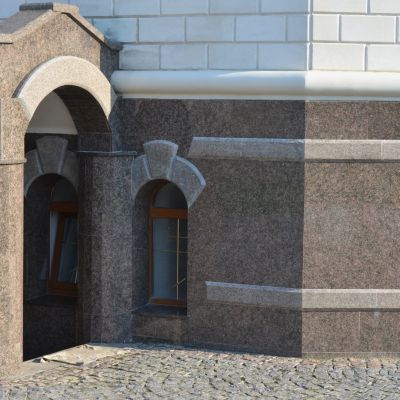 media\acfgallery\content\50\9\chastichnaya-obliczovka-fasada-granitom